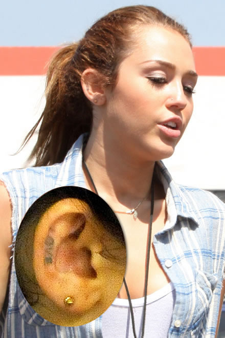 Miley Cyrus love Tattoo