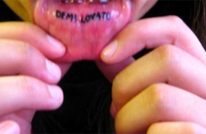 Demi Lovato Lip Tattoo
