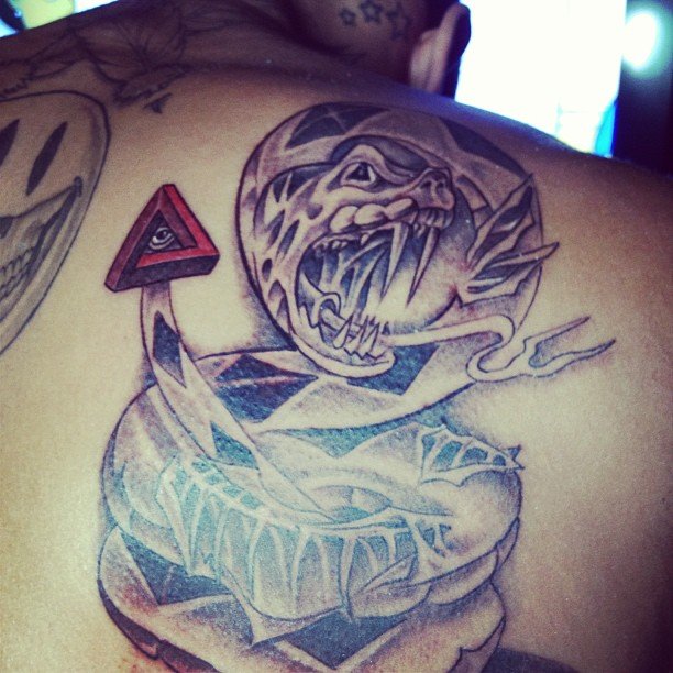 Chris Brown Supposed Illuminati Ties Show in New Back Tattoo
