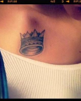 Justin Bieber’s Crown Tattoo on His Chest / Shoulder
