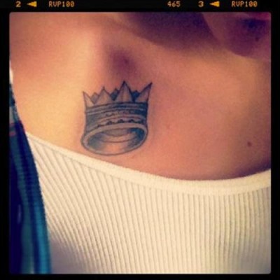Justin Bieber’s Crown Tattoo on His Chest / Shoulder