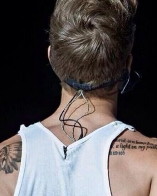 Justin Bieber’s Bible Psalm Tattoo on the Back of His Shoulder