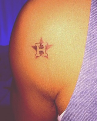 Drake Reps Houston With New “H” Star Tattoo on His Shoulder