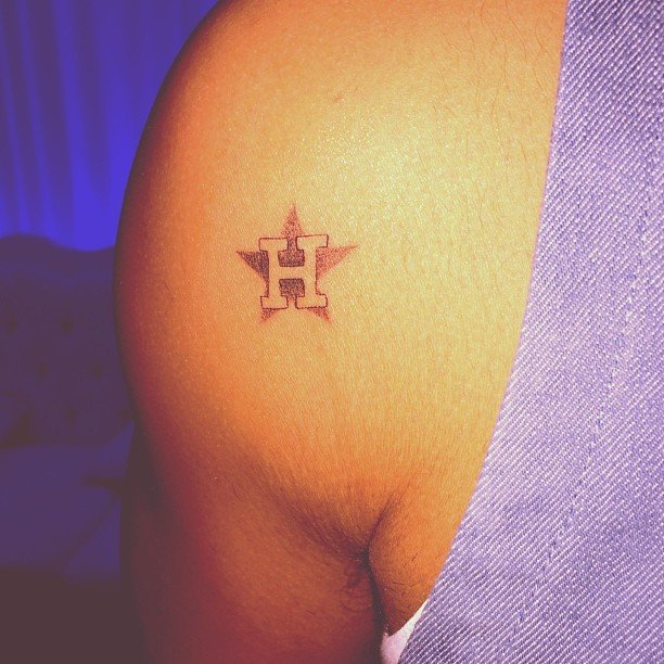 Drake Reps Houston With New “H” Star Tattoo on His Shoulder