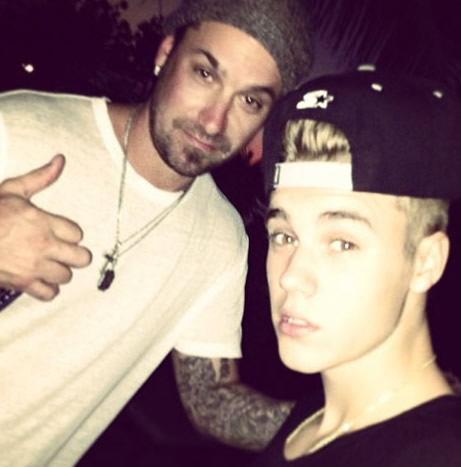 Justin Bieber “Taking a Break from Music” to Open Tattoo Shop with Dad