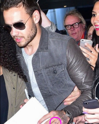 Check Out Liam Payne’s Number 4 Ring Finger Tattoo!