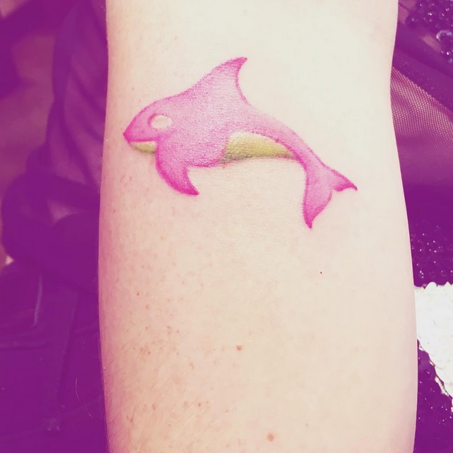 Kesha Debuts Tiny “Psychedelic” Whale Tattoo on Instagram- PopStarTats