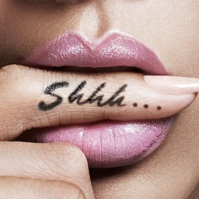 Rihanna’s Finger “Shhh…” Tattoo