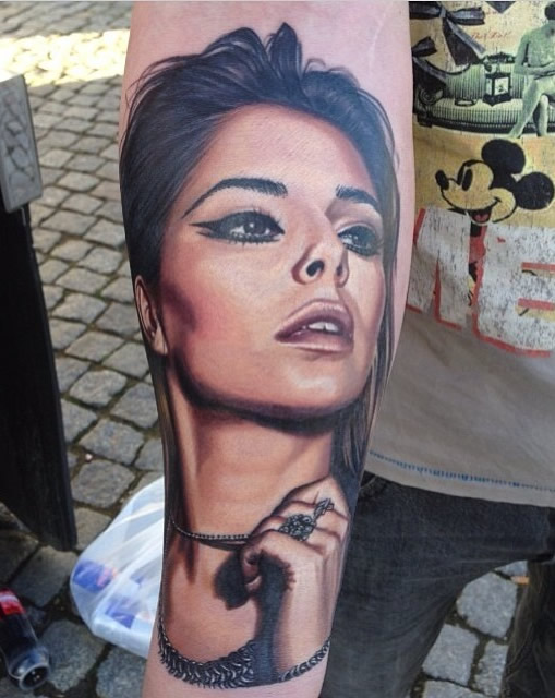 Cheryl Cole “Blown Away” By Fan’s Amazing Portrait Tattoo