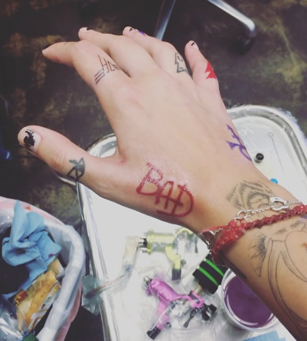 Paris Jackson Shows Off New MJ-Inspired “BAD” Tattoo on Her Hand