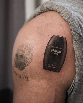 Drake’s Got ANOTHER New Shoulder Tattoo – This Time a Nod to Drakkar Noir Cologne